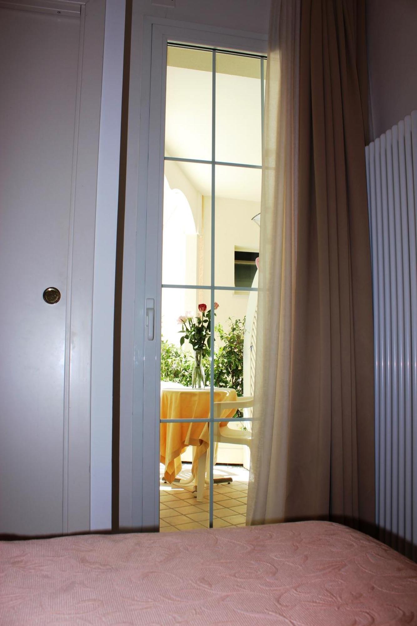 Sirena Boutique Hotel Габиче Маре Стая снимка