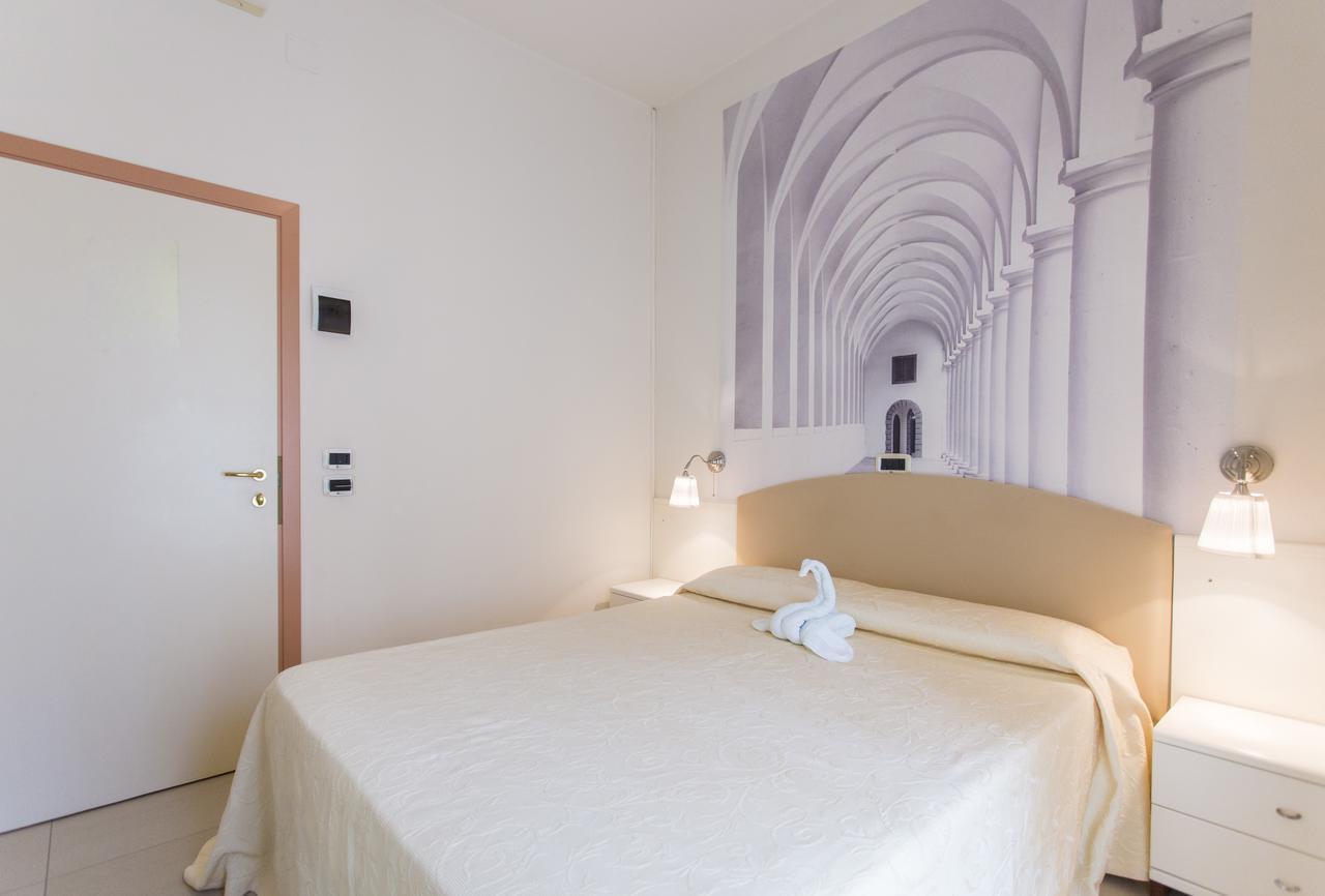 Sirena Boutique Hotel Габиче Маре Екстериор снимка